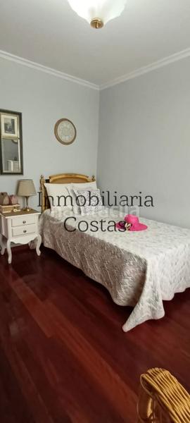 Foto 7028e1c6-6b8a-4f20-b84d-b1c255a55154. Casa amb calefacció aparcament a Alcabre Vigo