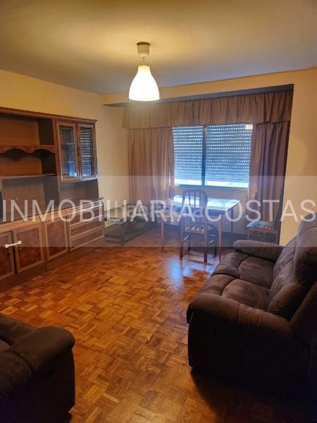 Foto 3316eafd-adf3-41a9-89c1-00e3d5ff1d61. Piso  gran via en O Castro Vigo