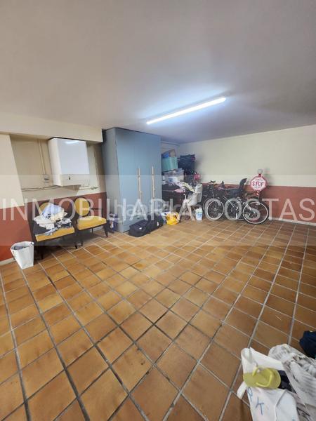 Foto f1a14190-9383-4306-bed2-b47b23643f11. Chalet con riscaldamento parcheggio piscina in Baiona
