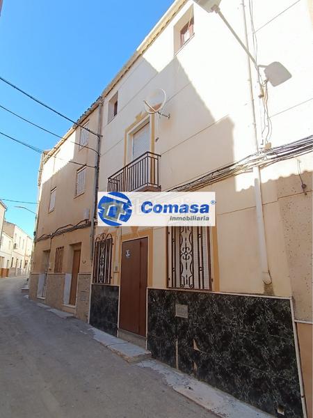 Foto a33f8688-c2c7-4c4a-816a-b40fe968ee54. Casa amb calefacció a Fuensanta de Martos