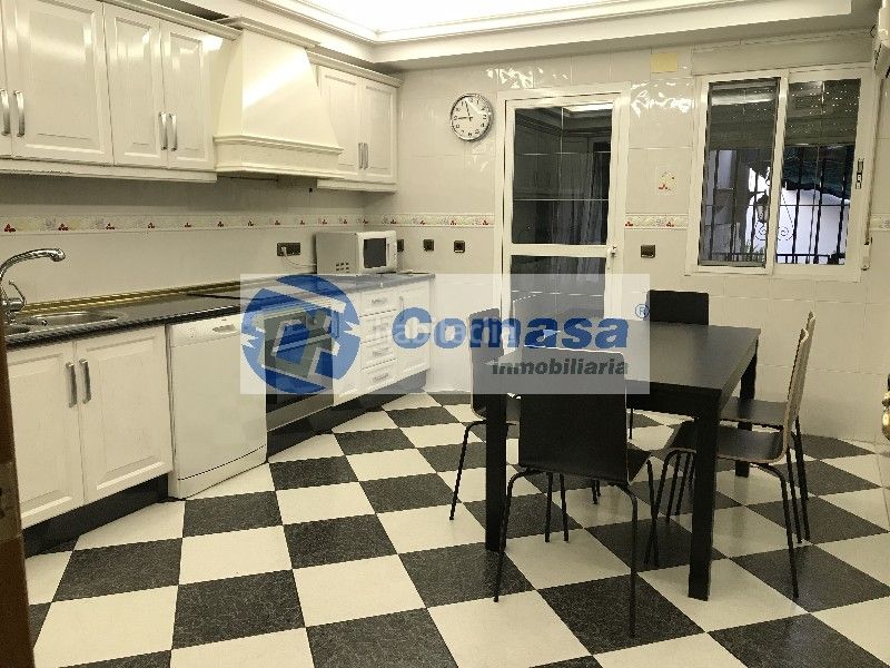 Foto 0ba0b7d6-bc29-4331-93cf-cc28490188ce. Rent flat with heating in Martos