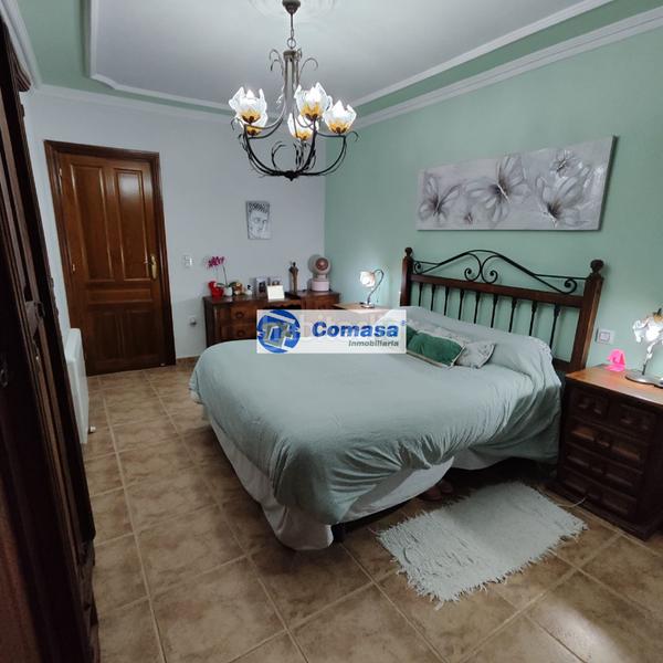 Foto 1171b16e-2070-4ca0-a6e4-2f95db72d796. Casa amb calefacció aparcament a Martos