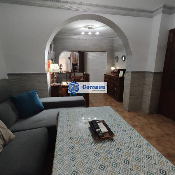 Foto 379ab0ee-5751-4dab-8f1a-0e2497fc4327. Casa amb calefacció aparcament a Martos