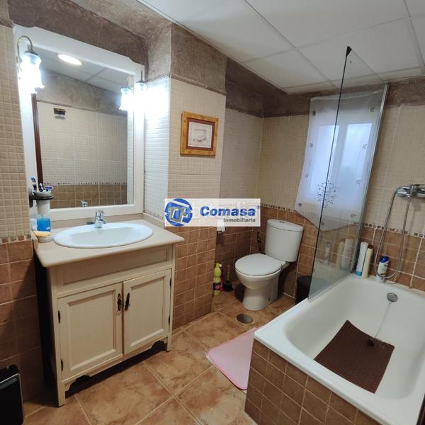 Foto 91c808ab-58d3-46de-ab6d-9911c64f6da2. Casa amb calefacció aparcament a Martos