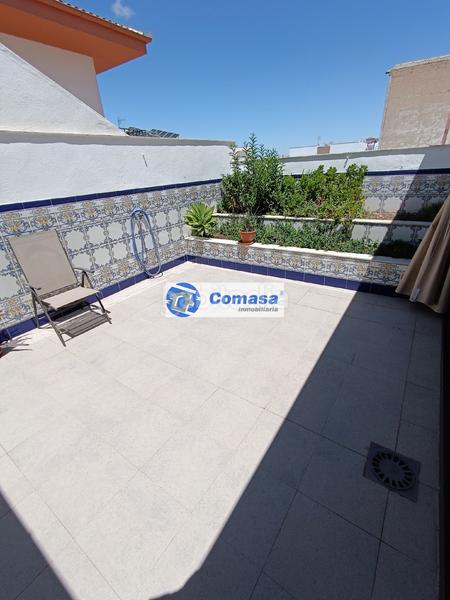 Foto 7ab40f34-3336-40ee-888c-904536d67caa. Casa amb calefacció aparcament a Martos