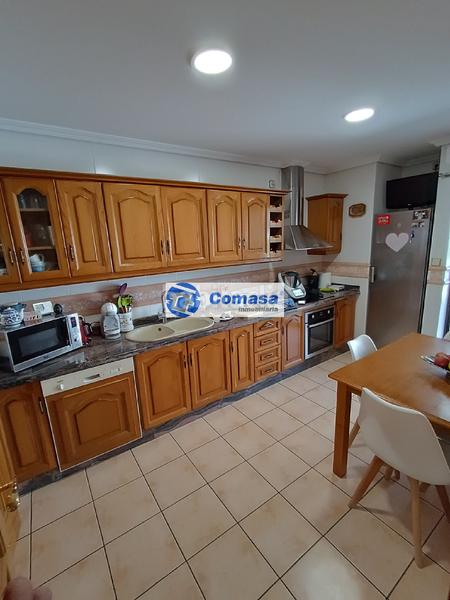Foto ea82de50-aaff-487e-a23f-f5252aa8f526. Casa amb calefacció aparcament a Martos