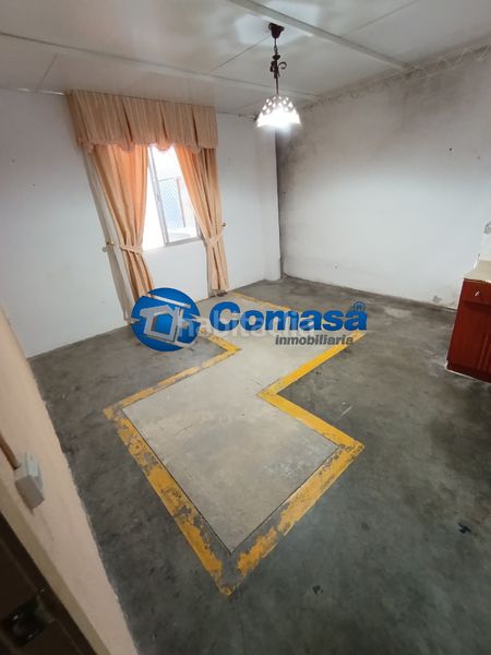 Foto 29bf1c4f-5f4d-4ce8-b4b5-2eadcb98a954. Nau industrial a Martos