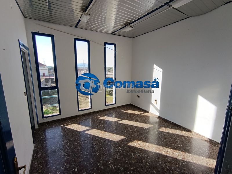 Foto a878a175-70b4-4844-b67c-698c9719ac81. Nau industrial a Martos