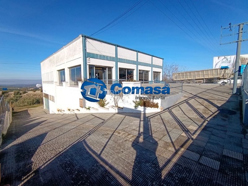 Foto ae0091ee-a836-4c09-9533-4b82b5a280a3. Nau industrial a Martos