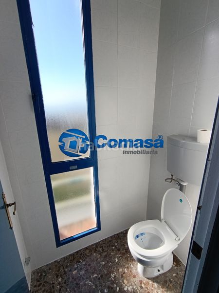 Foto ce919daf-e6b9-4c98-8278-557135d0762d. Nau industrial a Martos