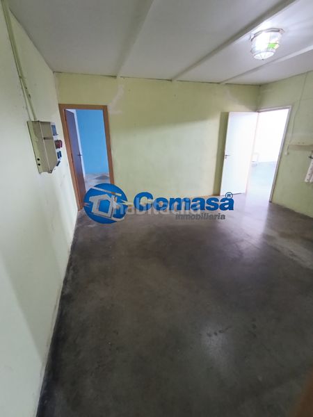 Foto e3dbfba5-0a27-448f-a535-efedca173036. Nau industrial a Martos