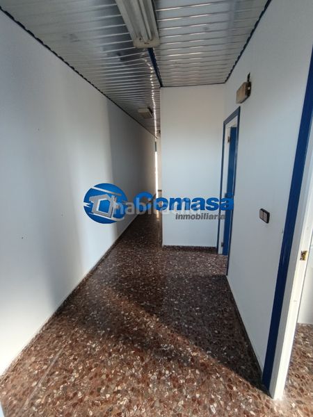 Foto f912c61a-25ec-4e65-b859-3240c48ca889. Nau industrial a Martos