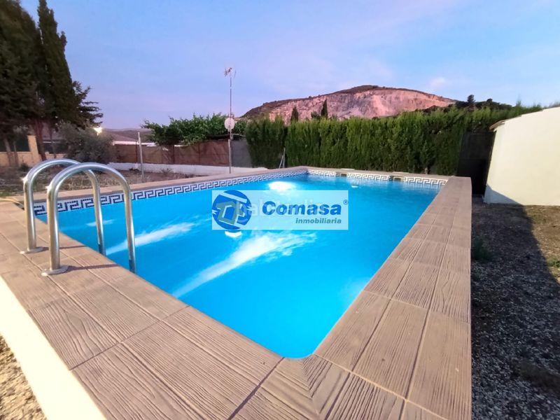 Foto 331fe408-c50d-4799-bbf8-fcfb18ce0ae6. Xalet amb piscina a Martos