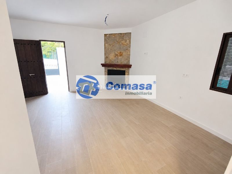 Foto 97a87c12-6274-4472-80e2-48cad733f56a. Xalet amb piscina a Martos