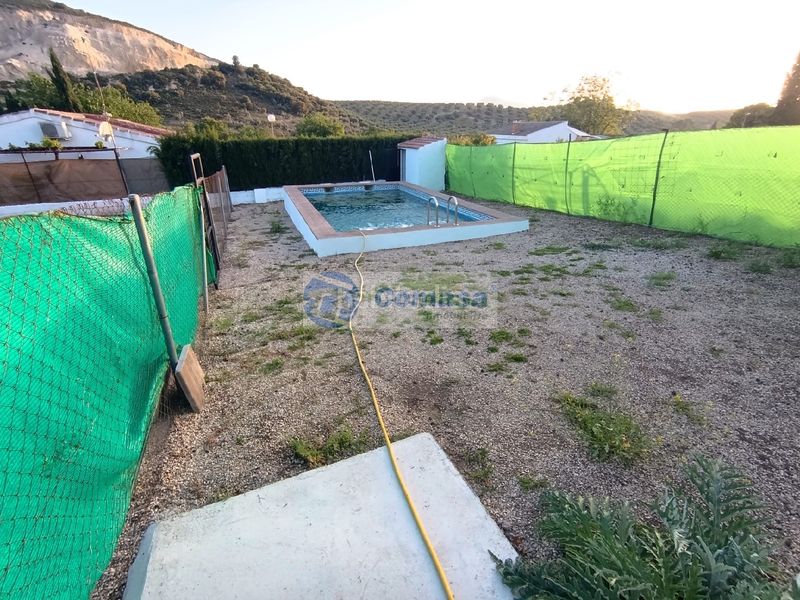 Foto a8be12fe-c59f-4a41-a4bc-f68dbd19c7d7. Xalet amb piscina a Martos