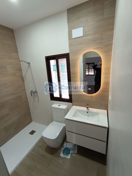 Foto cef6d2f2-9203-4e76-ae9a-12eb2df5f08b. Xalet amb piscina a Martos
