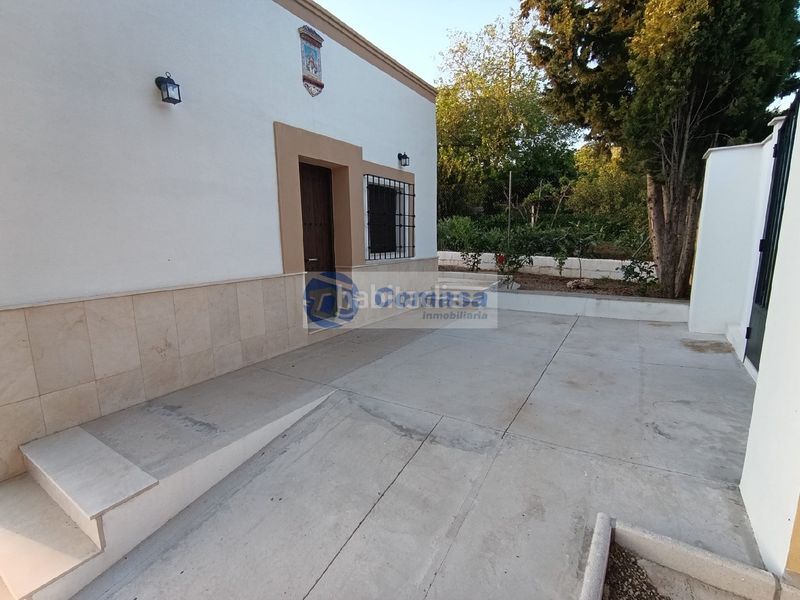 Foto e5910f4b-2cc4-4225-acd2-553b0d688b3c. Xalet amb piscina a Martos