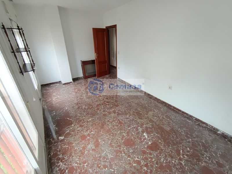 Foto ea928b87-dd16-4cf0-a931-73db22093b6b. Piso  centro en Martos