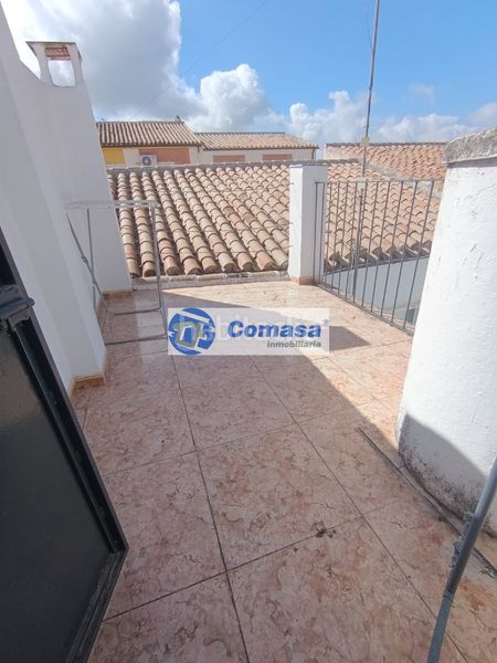 Foto 02d52160-107c-4146-b95d-a2254749f218. Casa amb calefacció a Martos