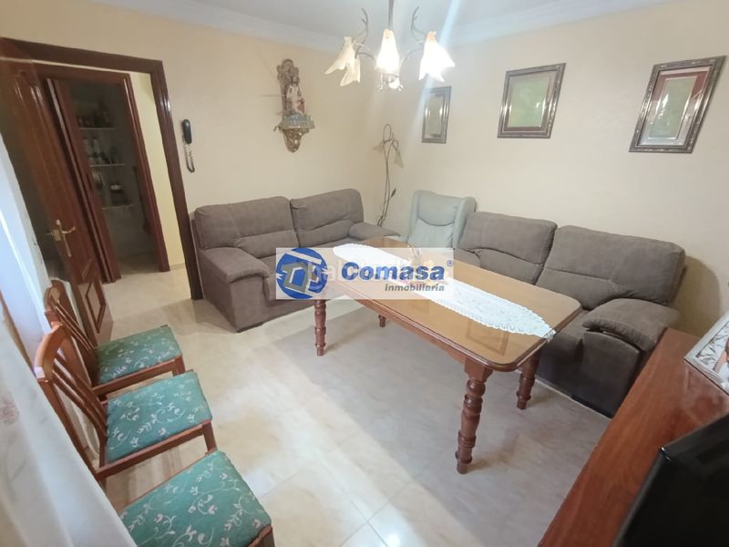 Foto 1221e540-c755-4081-80a4-18fe57f33074. Casa amb calefacció a Martos