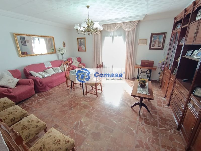Foto 86542f78-d1f2-4e98-91f6-7380a207754c. Casa amb aparcament a Fuensanta de Martos