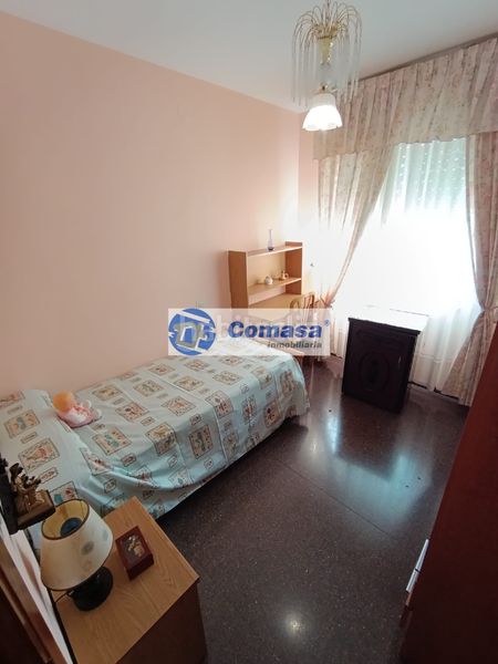 Foto 9b276f48-84b6-4f78-a3f1-bb48c267805b. Pis a Martos