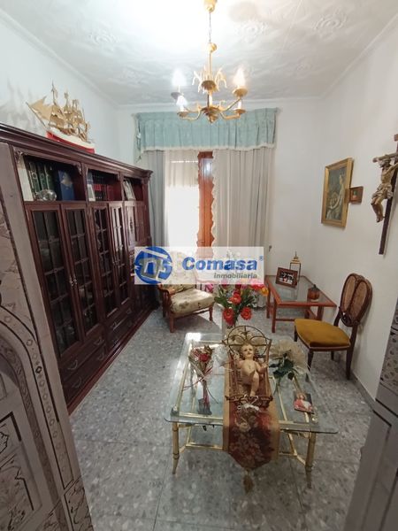 Foto 5ae4129b-43a8-42c6-8b14-cb3799e439f9. Casa  parque en Martos
