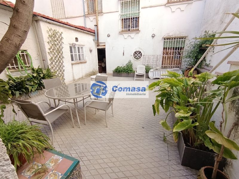 Foto 66ba646f-8166-487a-8ea7-00e5900fc2e1. Casa  parque en Martos
