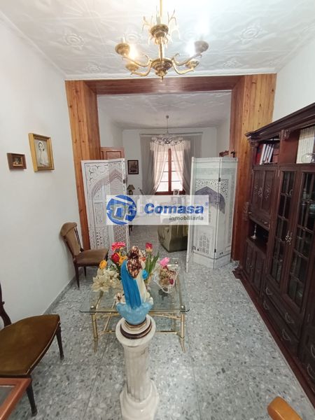 Foto 9525a4d2-b62b-4abd-8b7f-c7478bf048c8. Casa  parque en Martos