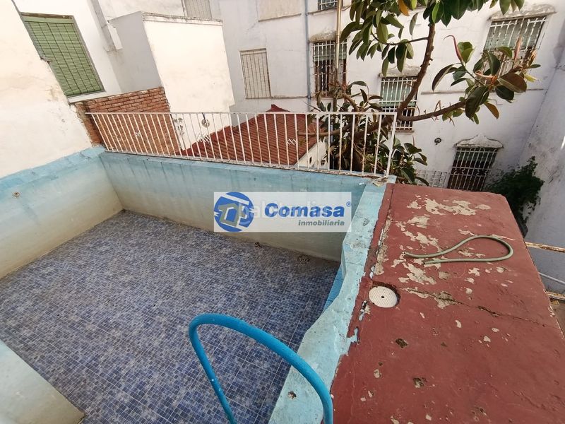 Foto a7a80abd-af9d-456e-8291-6b9ec98acaf7. Casa  parque en Martos
