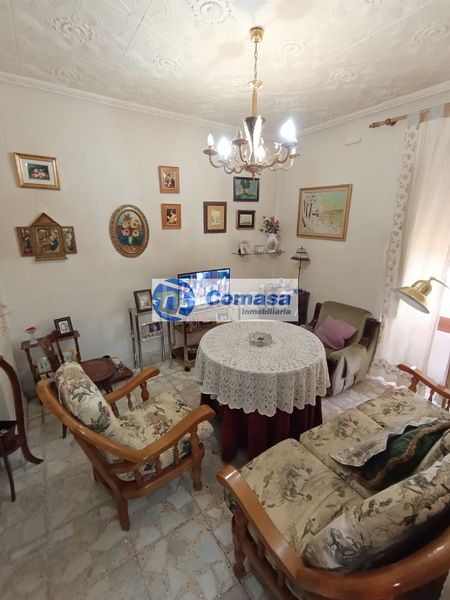 Foto e8c387c9-6234-4691-93ac-cd398c9a8a23. Casa  parque en Martos