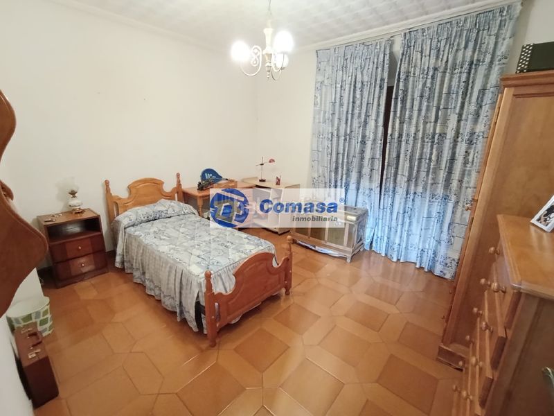 Foto fa8fb065-9760-441a-bd82-49bcbc109886. Casa  parque en Martos