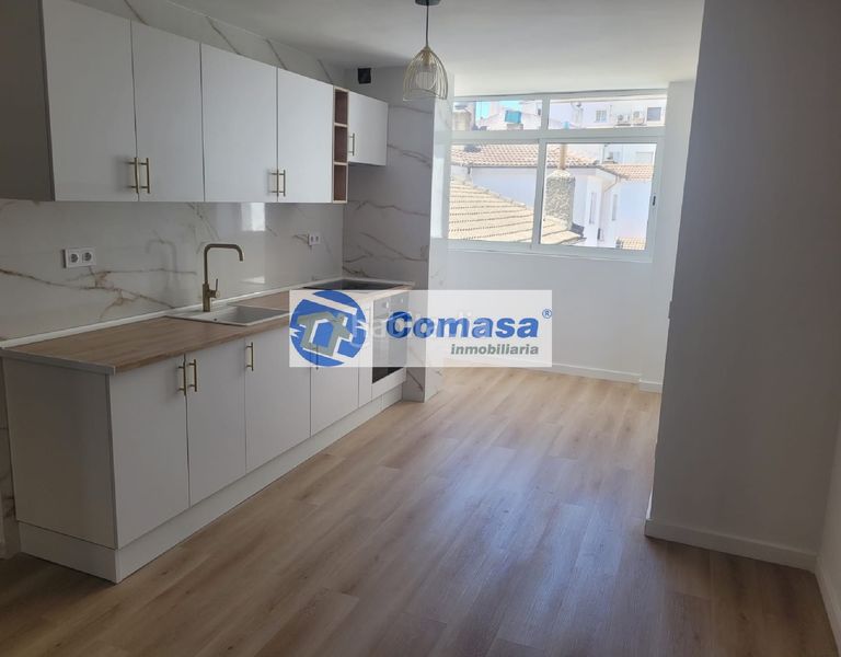 Foto ea19f4e5-415a-4735-8e89-8116325a2c9a. Pis amb aparcament a Martos