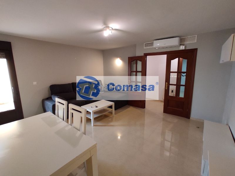Foto 00265eb4-06f8-4530-bd90-11b5d9067f01. Rent flat with heating parking in Martos