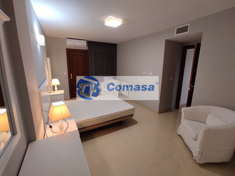 Foto 2c543397-9c9b-4939-b52b-974da8187861. Rent flat with heating parking in Martos