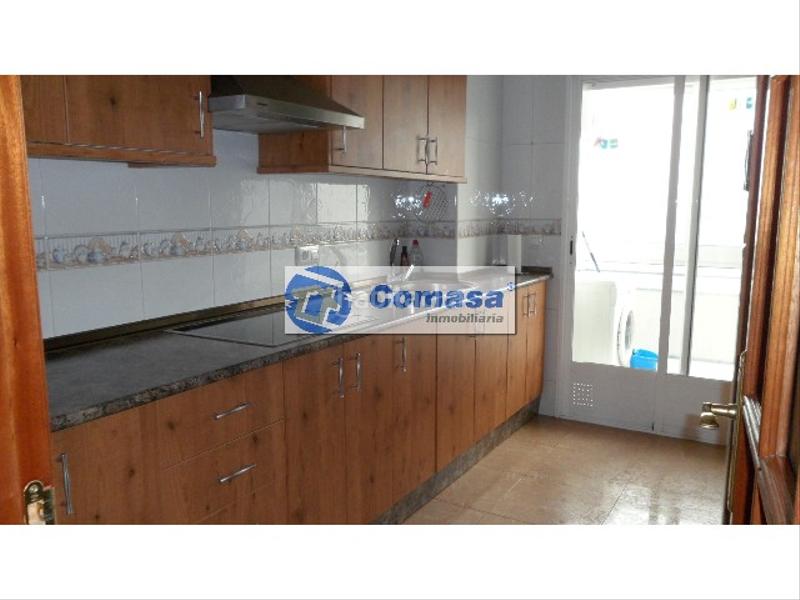 Foto f1256e3b-0613-406e-8b70-0edcb3258df7. Rent flat in Martos