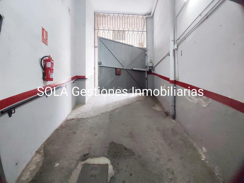Foto e4e4e3da-9e8a-49c3-ba24-a1bd52896bd2. Aparcament cotxe a Torreperogil