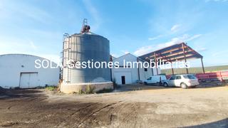 Nau industrial a Úbeda. Naves santa cabeza