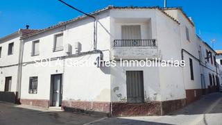 Casa  Calle escucha alta. Casa escucha alta