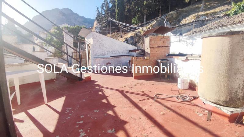 Foto f441a819-d58f-4f8e-b236-75a2a9cc4e2e. Edificio in Iruela (La)