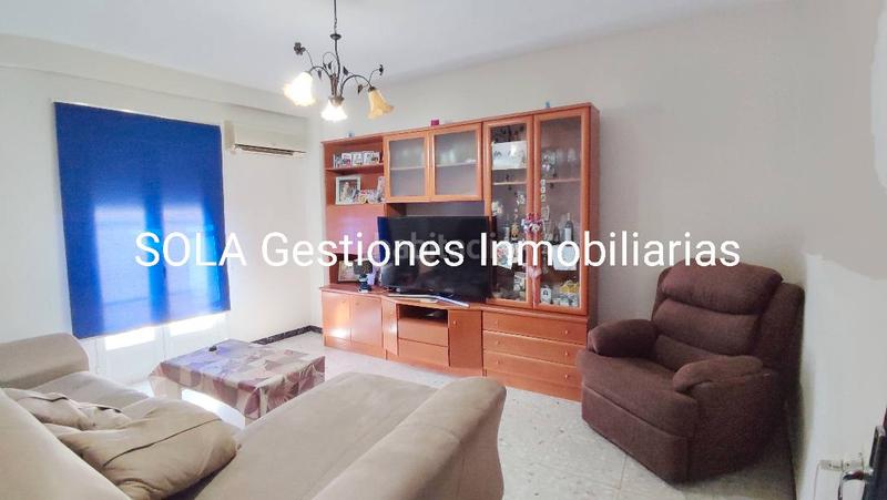 Foto 6d080ae1-d196-47a8-9217-05879c9eb317. Edifici a Torreperogil