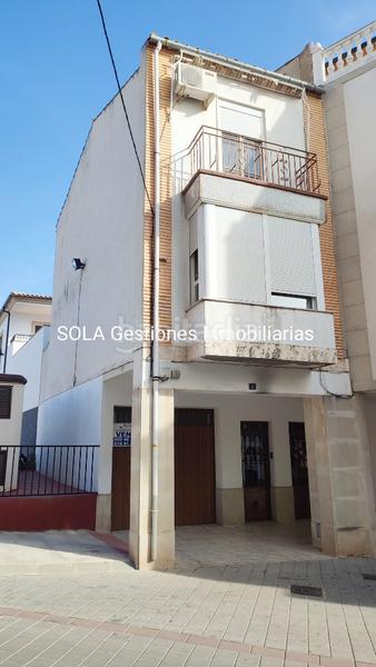 Foto afd1f256-21e0-4c15-96e3-15dd59a2b267. Edifici a Torreperogil