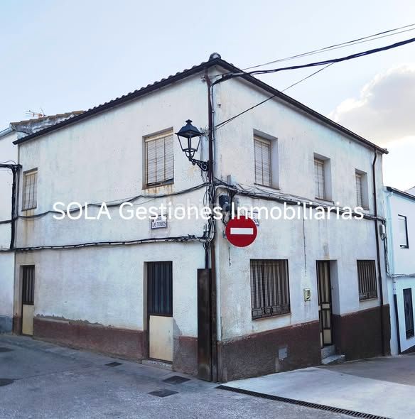 Foto 1c2bbc22-a0a3-4f53-b8f8-d373414d4982. Casa amb xemeneia a Torreperogil