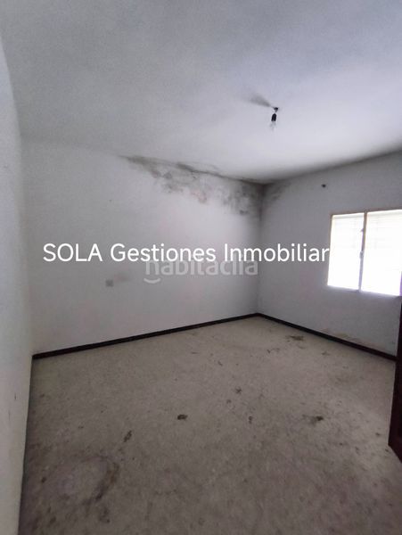 Foto 2328b3b0-d05a-4682-995f-51f7de1f9cd2. Casa amb xemeneia a Torreperogil