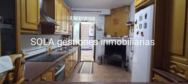 Foto 4332924c-7a84-4c00-88b2-af4c20883903. Casa amb xemeneia a Torreperogil