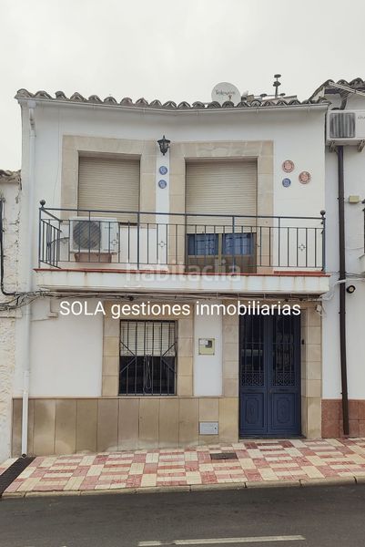 Foto f6b6ce34-aab1-4da9-93bd-58984af3db50. Casa amb xemeneia a Torreperogil
