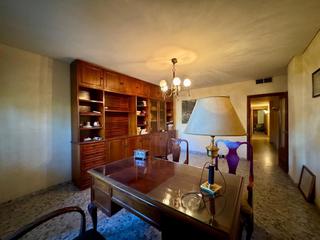 Piso  Calle fernando de cordoba. Excelente ubicación piso de 4 dormitorios con terraza, en el cen