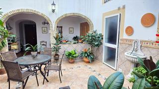 Casa en Sta. Marina - San Andrés - San Pablo - San Lorenzo. Exclusiva casa de tres plantas en el corazón de córdoba