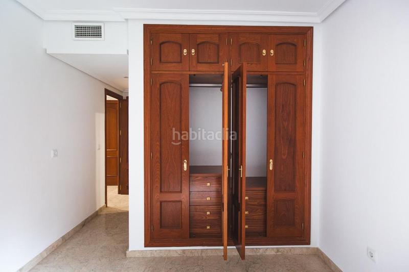 Foto 506a3a08-df41-4d37-8a4f-f3f7ca1daf9f. Piso magnifica vivienda, situada en avda. cañito bazan. 3 dormitorios, 2 baños, cochera, trast y piscina. en Córdoba