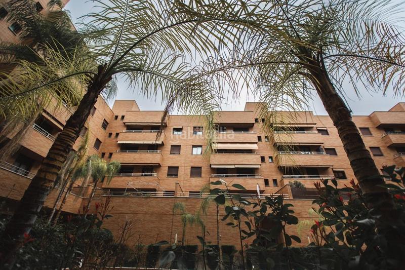 Foto b3b3f252-6d16-4b54-a46d-237bea75c96f. Piso magnifica vivienda, situada en avda. cañito bazan. 3 dormitorios, 2 baños, cochera, trast y piscina. en Córdoba